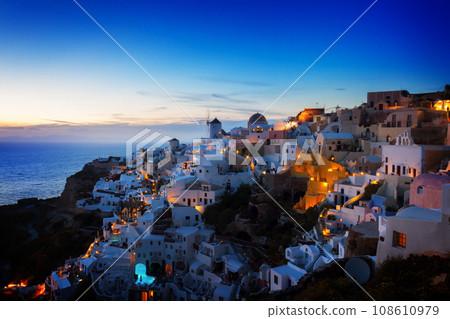 Oia village at night, Santorini 108610979