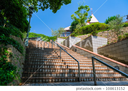 Kobe City, Hyogo Prefecture Kitano Ijinkan Street, Kitanocho Naka Park Stairs 108613152
