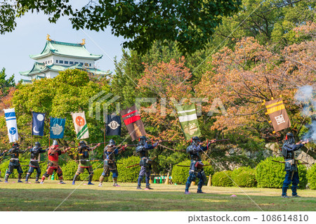 Nagoya Castle Autumn Festival, matchlock gun demonstration (Nagoya City, Aichi Prefecture) 108614810