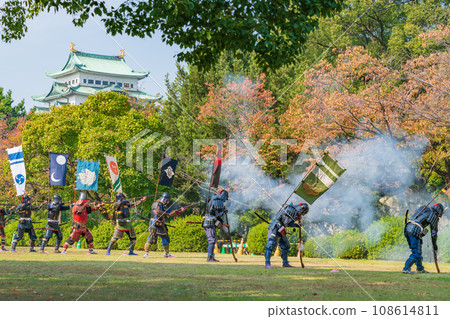 Nagoya Castle Autumn Festival, matchlock gun demonstration (Nagoya City, Aichi Prefecture) Nagoya Castle Autumn Festival, matchlock gun demonstration (Nagoya City, Aichi Prefecture) 108614811