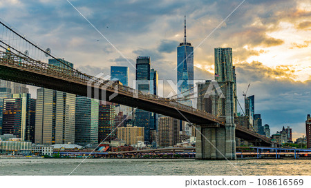 Sunset over Manhattan seen from Brooklyn (New York) Sunset over Manhattan seen from Brooklyn (New York) 108616569
