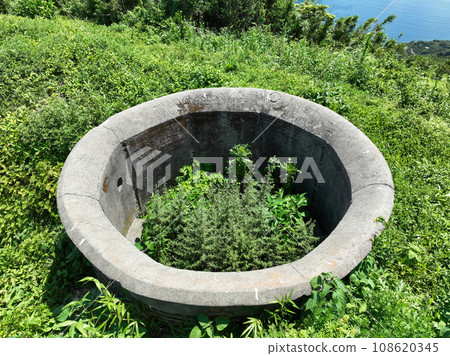 Garanyama Observation Deck, Ikata Town, Ehime Prefecture, Air Defense Surveillance Sound Tunnel Ruins 108620345