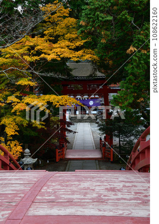 Autumn leaves at Nyutsuhime Shrine Autumn leaves at Nyutsuhime Shrine 108622160