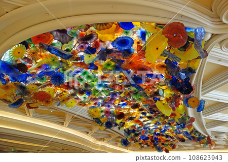 [Las Vegas] Bellagio Hotel lobby ceiling 108623943