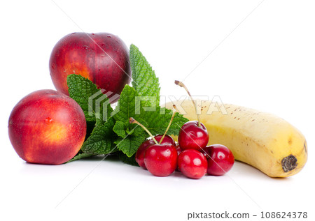 Fresh fruits 108624378