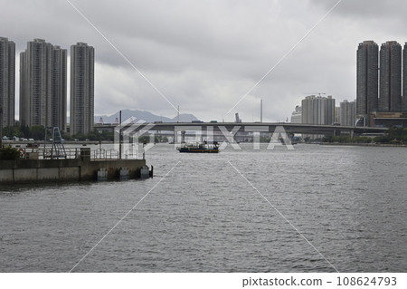 Hong Kong's New Town: Tsuen Wan New Town 108624793