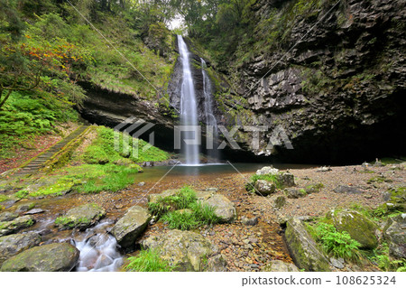 Ryūzugataki Ontaki (Kakeai Town, Unnan City, Shimane Prefecture) 108625324