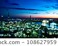 Night view of Yokkaichi industrial area (scenery of chimneys of oil complex factory, Mie Prefecture) 108627959