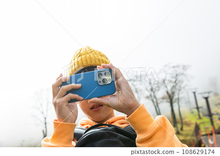 孩子們享受徒步和攝影的樂趣 108629174