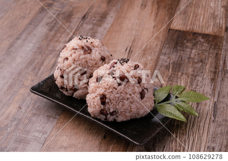 Sekihan rice ball 108629278