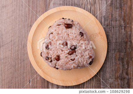 赤半飯糰 108629298