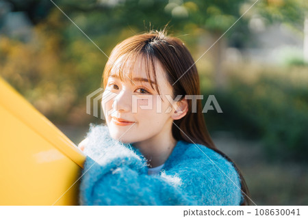 Outdoor female portrait 108630041