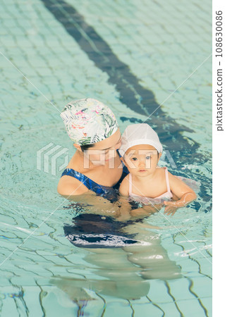 嬰兒游泳 108630086