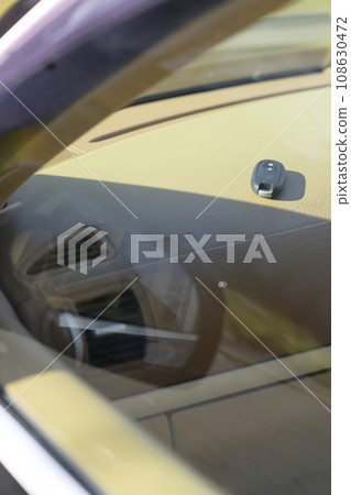 鎖定車鑰匙（上鎖） 108630472