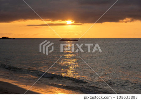 Sunset at Nishihama, Hateruma Island, Okinawa 108633895