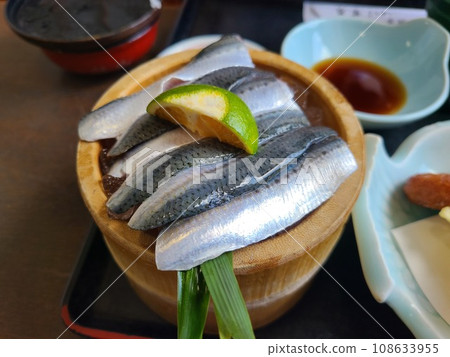 Sardine dish material background Sardine dish material background 108633955