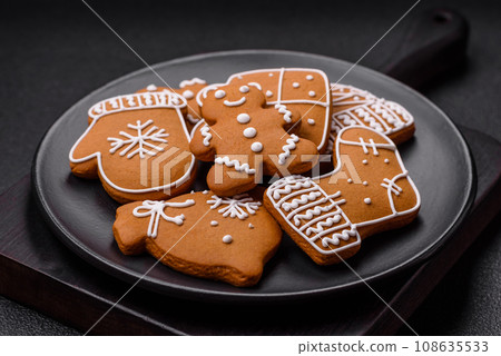 Delicious gingerbread cookies with honey, ginger and cinnamon Delicious gingerbread cookies with honey, ginger and cinnamon 108635533