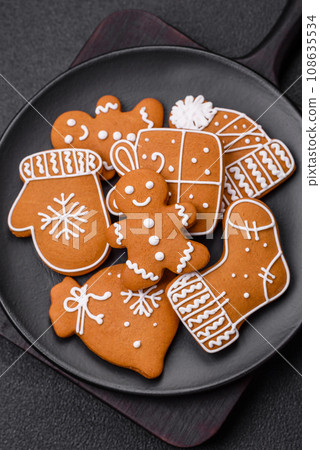 Delicious gingerbread cookies with honey, ginger and cinnamon Delicious gingerbread cookies with honey, ginger and cinnamon 108635534