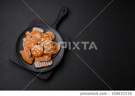 Delicious gingerbread cookies with honey, ginger and cinnamon Delicious gingerbread cookies with honey, ginger and cinnamon 108635538