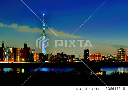 Night view of Tokyo Skytree seen from the Arakawa bank of Horikiri Mizube Park - long shot 108635548