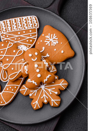 Delicious gingerbread cookies with honey, ginger and cinnamon 108635569