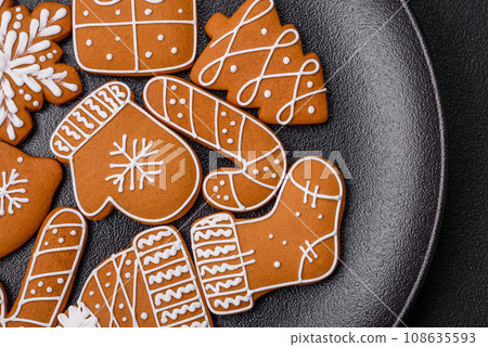 Delicious gingerbread cookies with honey, ginger and cinnamon Delicious gingerbread cookies with honey, ginger and cinnamon 108635593