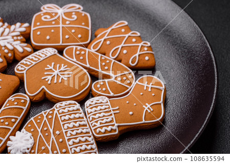 Delicious gingerbread cookies with honey, ginger and cinnamon Delicious gingerbread cookies with honey, ginger and cinnamon 108635594