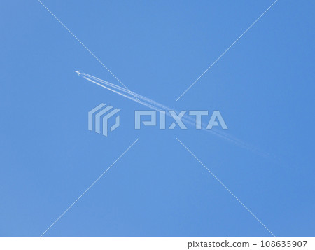 Contrail Contrail 108635907
