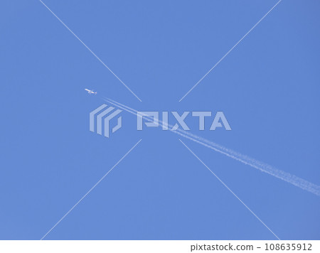 Contrail Contrail 108635912