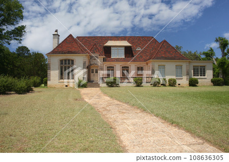 Historic Victorian Mansion Located in Rural East Texas 108636305