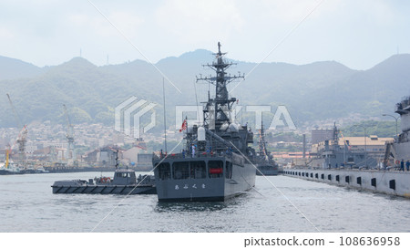 海上自衛隊驅逐艦DE-229阿武隈對接 108636958