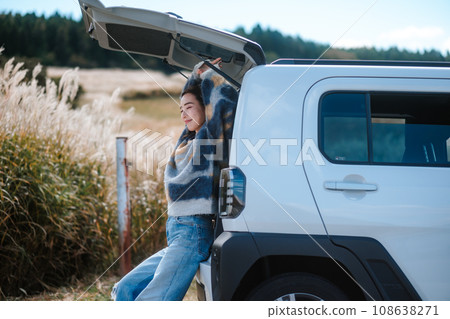 女孩旅行休息 女孩旅行休息 108638271