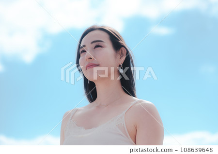 Beauty image of a woman in nature 108639648