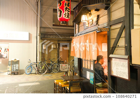 [Osaka Prefecture] October/Tennoji Station at night 108640271
