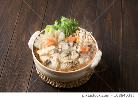 Oyster noodle pot 108640385