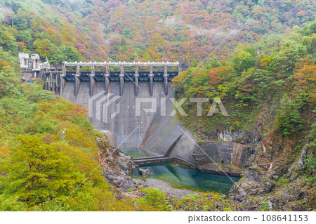 岐阜縣白河村、富山縣南礪市、縣界的成手水庫 108641153