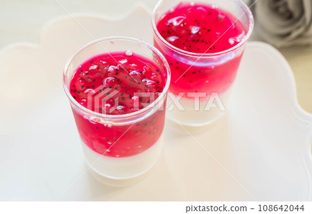 火龍果和安寧豆腐 火龍果和安寧豆腐 108642044