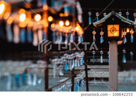 Shot of the wind chimes of Shizumoto Shrine in Shimamoto Town, Mishima-gun, Osaka Prefecture Shot of the wind chimes of Shizumoto Shrine in Shimamoto Town, Mishima-gun, Osaka Prefecture 108642253