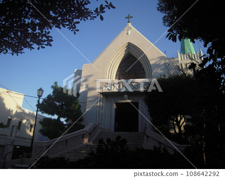 Landscape photo Motomachi Catholic Yamate Church 108642292