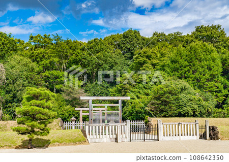 Kashihara City, Nara Prefecture, Unebiyama Tohoku Mausoleum of the first Emperor Jimmu 108642350