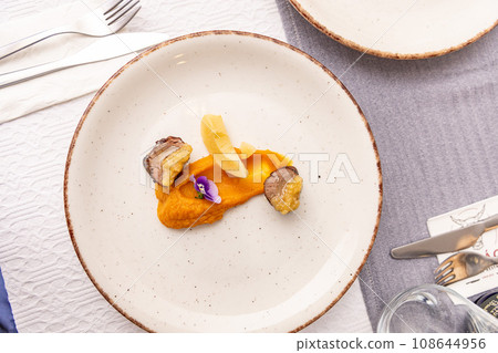 Deer sirloin with sweet potato 108644956