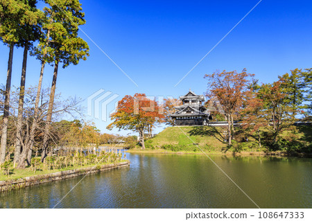 Autumn leaves at Takada Castle Ruins, Niigata Autumn leaves at Takada Castle Ruins, Niigata 108647333