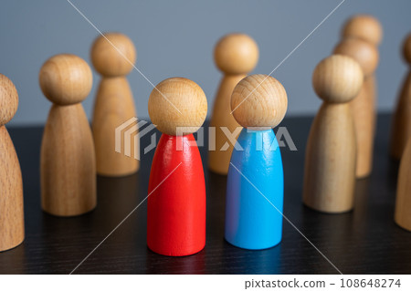 Rivalry between two leaders. Resolving disputes and conflicts. Political debate. Find consensus. Candidate for leadership competition. 108648274