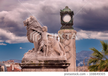 Old original lighthouse lantern in Marseille. 108649305