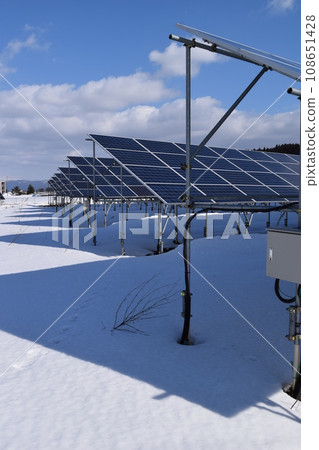 雪國太陽能電池板 雪國太陽能電池板 108651428