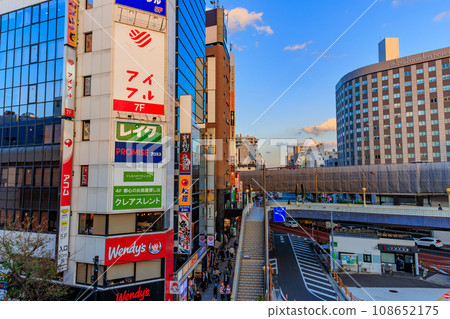 東京,台東區,JR 上野站前的傍晚城市景觀 東京,台東區,JR 上野站前的傍晚城市景觀 108652175