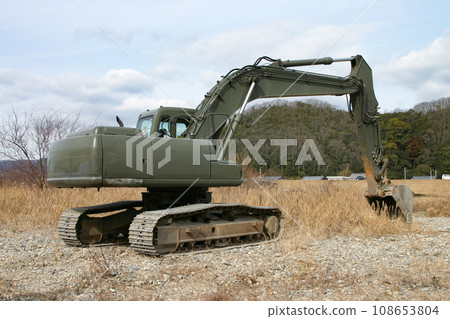 Ground Self-Defense Force hydraulic excavator Ground Self-Defense Force hydraulic excavator 108653804
