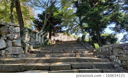 Japan's 100 Famous Castles Bicchu Matsuyama Castle Kuromon Japan's 100 Famous Castles Bicchu Matsuyama Castle Kuromon 108654131