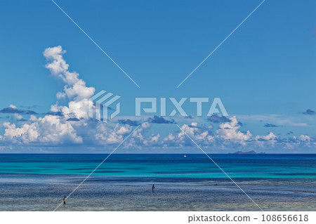 Blue seas and white clouds Blue seas and white clouds 108656618