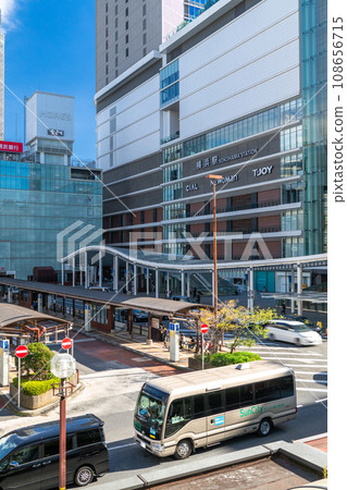 [Kanagawa Prefecture] City scenery in front of the west exit of Yokohama Station 108656715